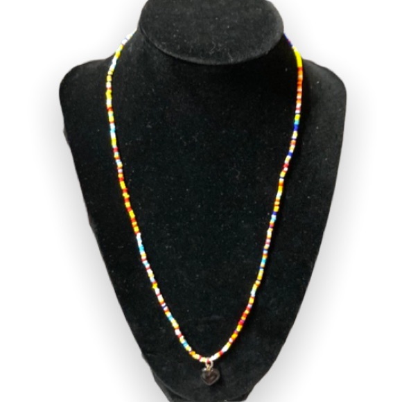Native made beaded necklace - Picture 2 of 3